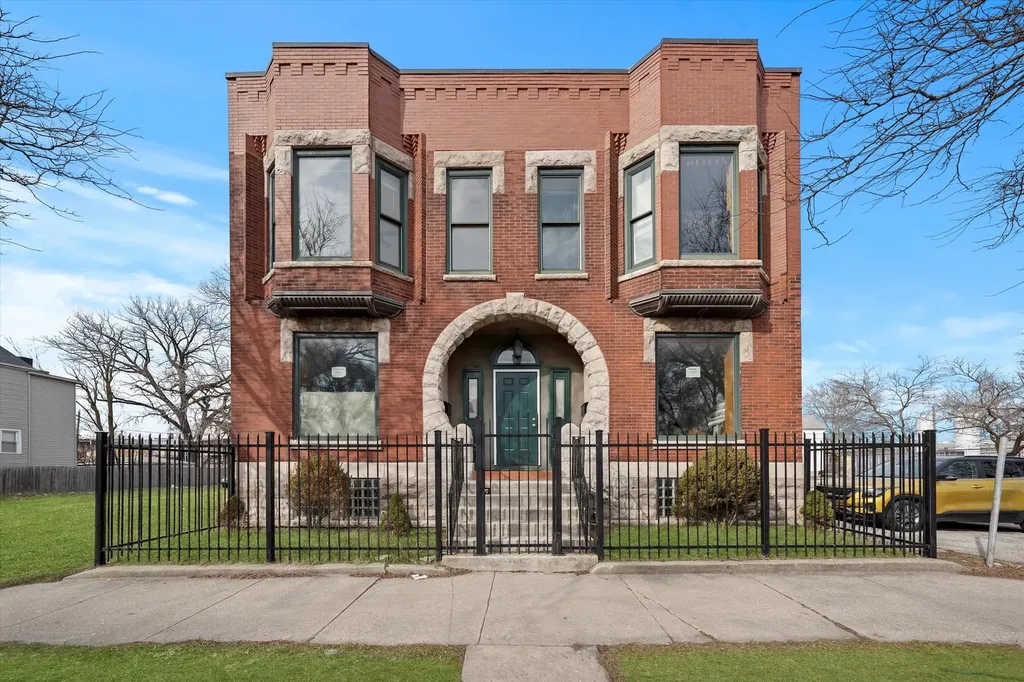 718 West 51st Street Chicago IL 60609