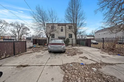 718 West 51st Street Chicago IL 60609