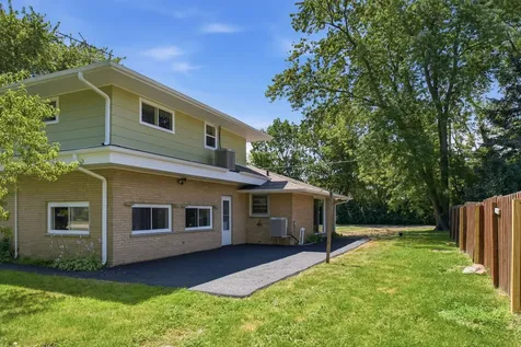 2802 15TH Street Winthrop Harbor IL 60096