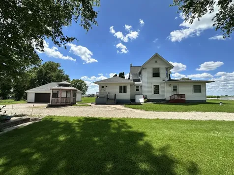 5827 Garden Plain Road Fulton IL 61252