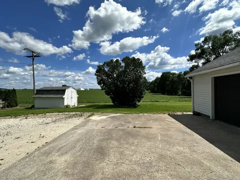 5827 Garden Plain Road Fulton IL 61252