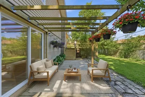 2524 Allison Court Glenview IL 60025