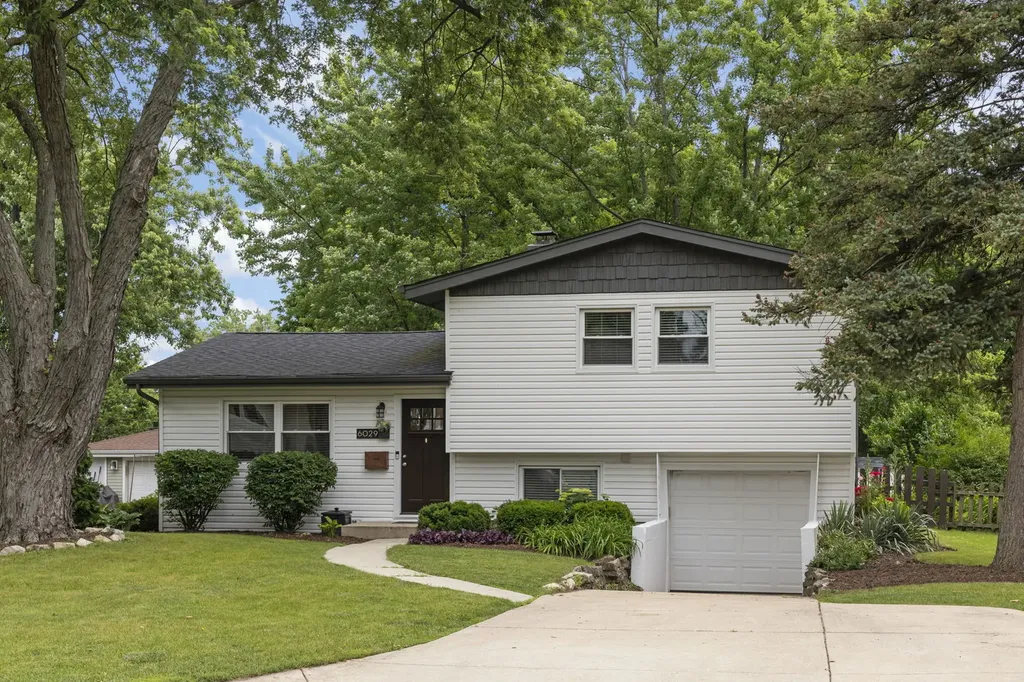6029 Grand Avenue Downers Grove IL 60516