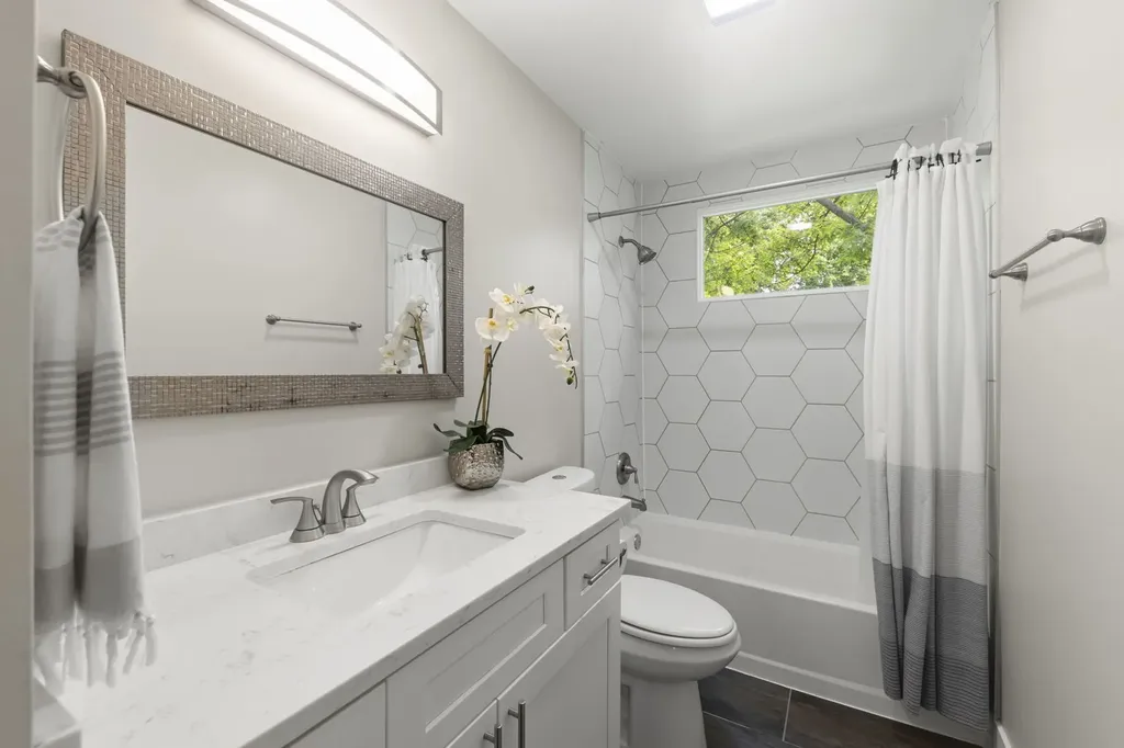 6029 Grand Avenue Downers Grove IL 60516