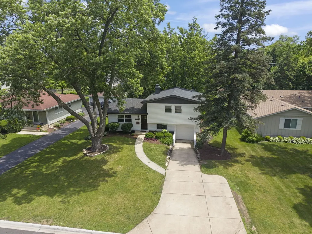 6029 Grand Avenue Downers Grove IL 60516