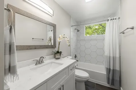 6029 Grand Avenue Downers Grove IL 60516