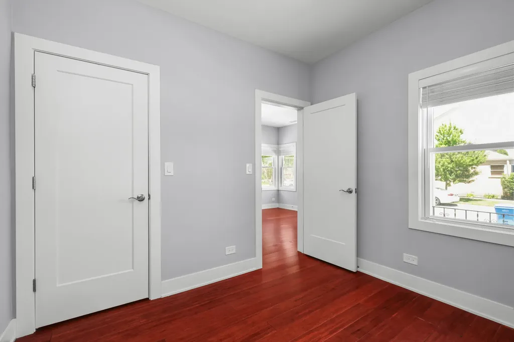 7351 West Barry Avenue Chicago IL 60707