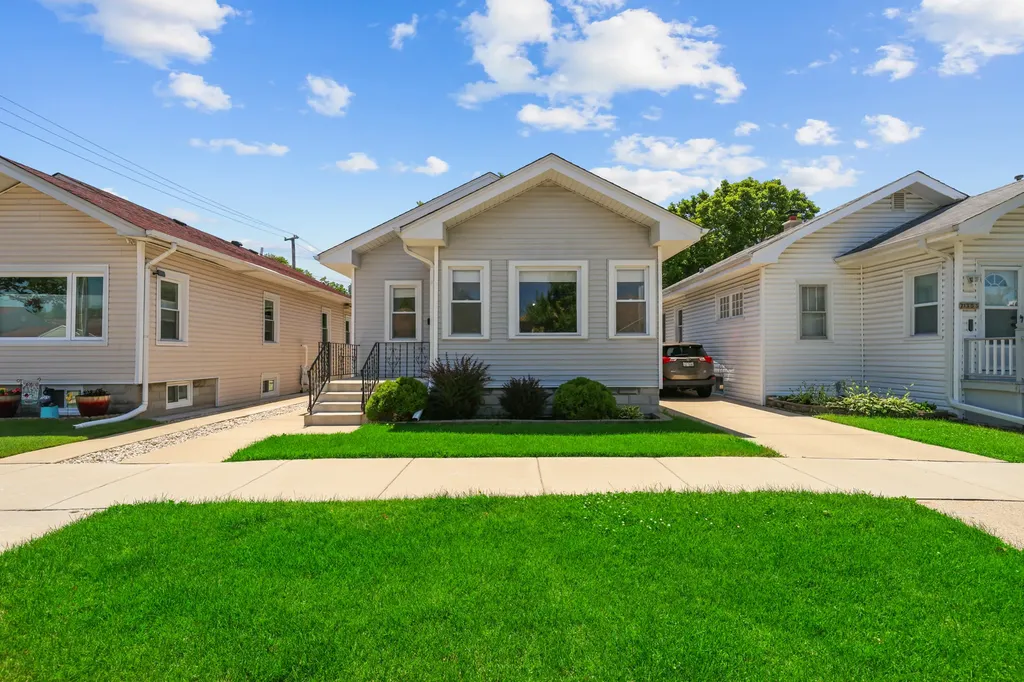 7351 West Barry Avenue Chicago IL 60707