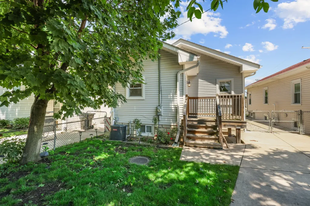7351 West Barry Avenue Chicago IL 60707