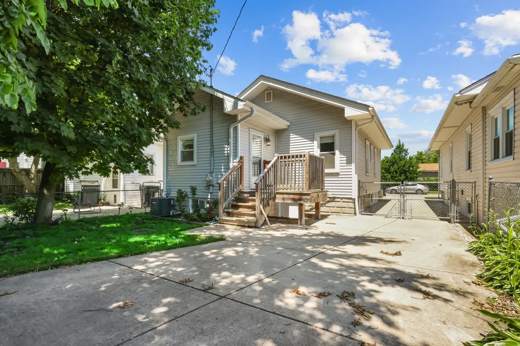 7351 West Barry Avenue Chicago IL 60707