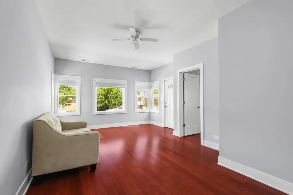 7351 West Barry Avenue Chicago IL 60707