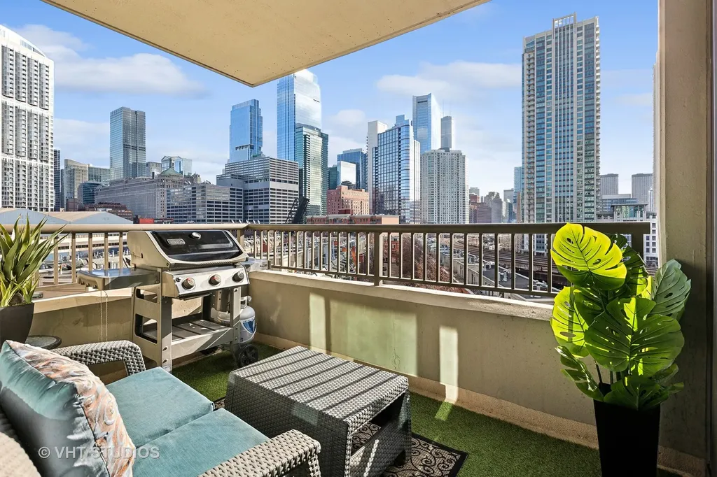 501 North Clinton Street Chicago IL 60654