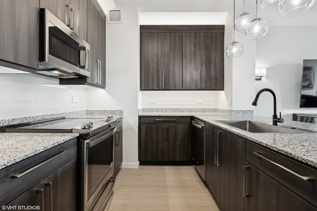 501 North Clinton Street Chicago IL 60654