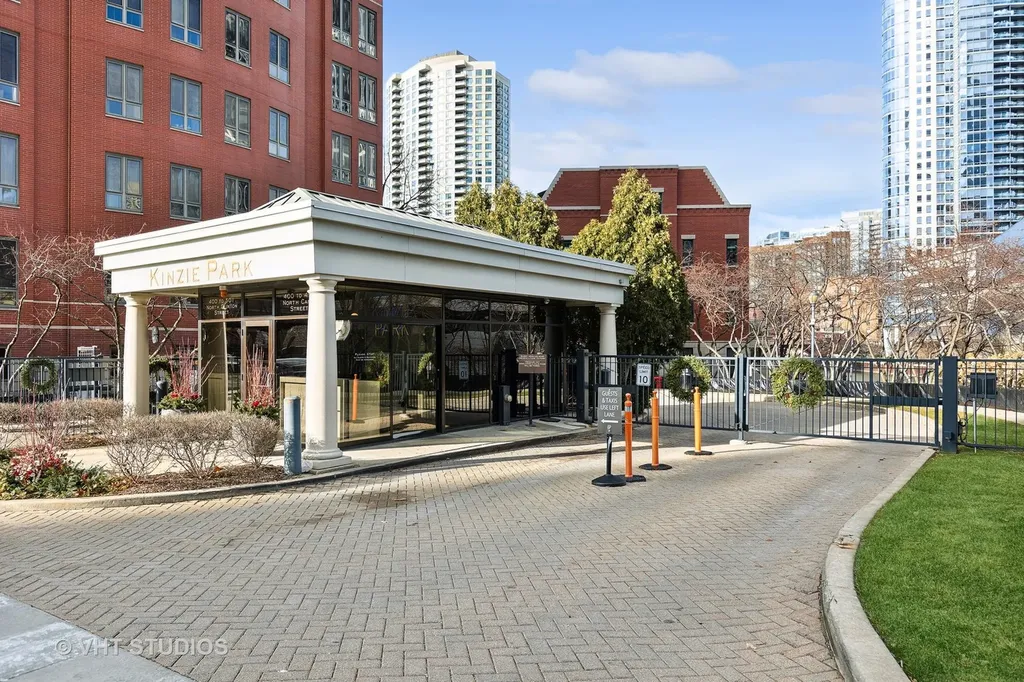 501 North Clinton Street Chicago IL 60654