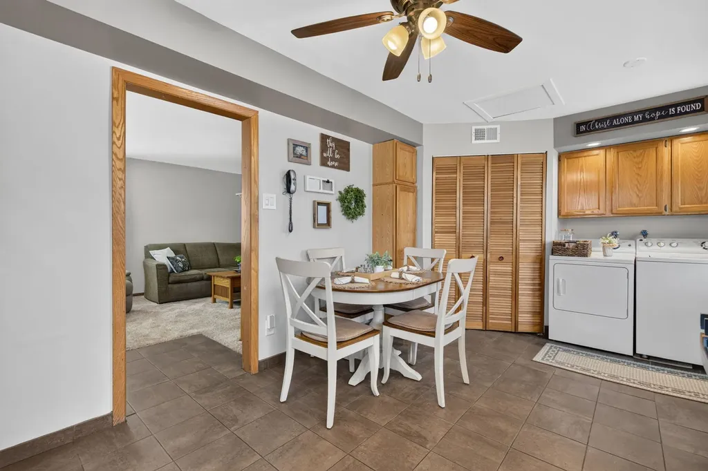 6109 South Neenah Avenue Chicago IL 60638