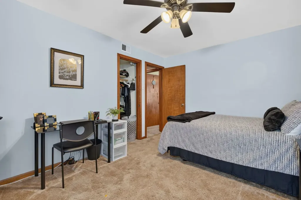 6109 South Neenah Avenue Chicago IL 60638