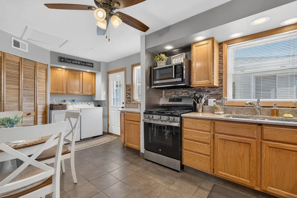 6109 South Neenah Avenue Chicago IL 60638