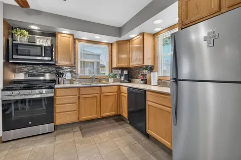 6109 South Neenah Avenue Chicago IL 60638