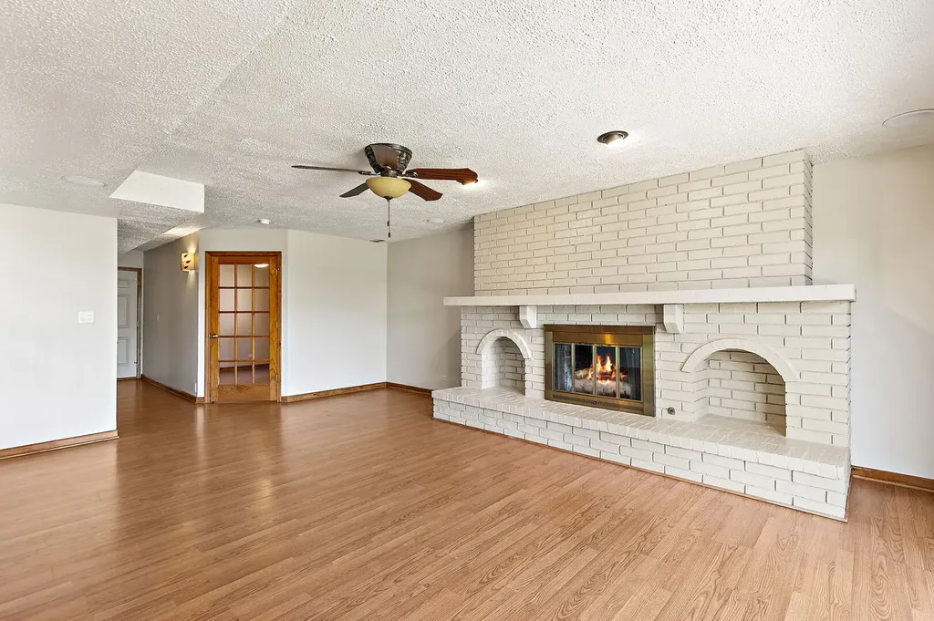 1133 North Thatcher Lane Addison IL 60101