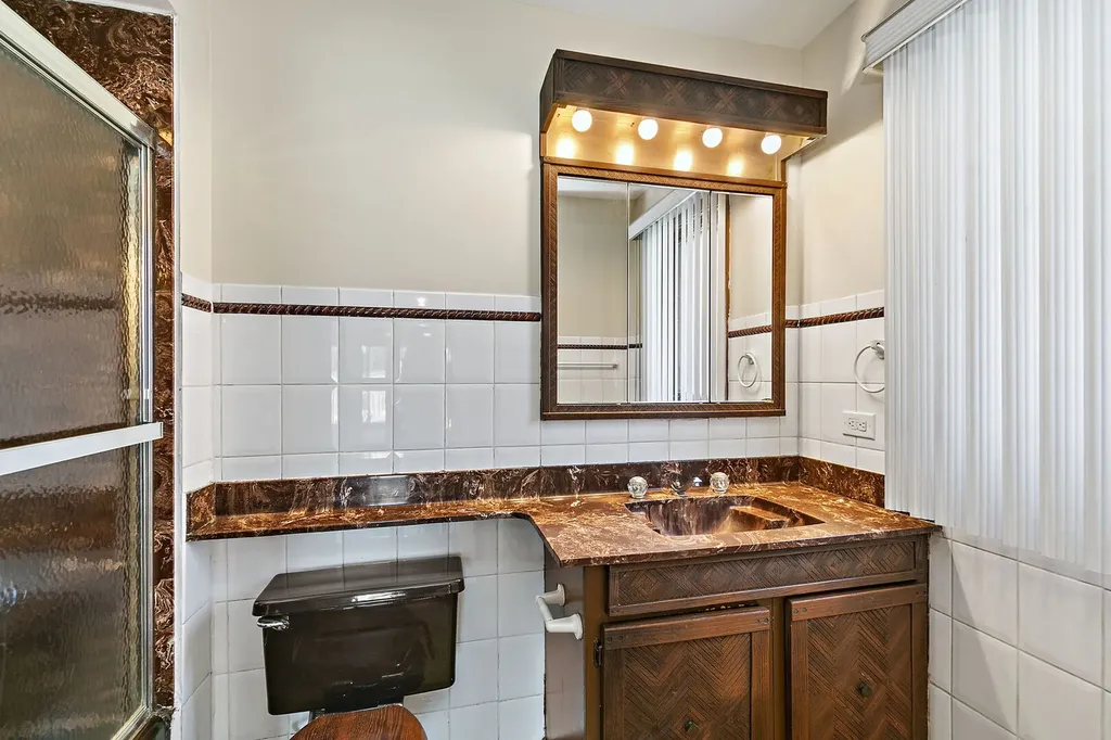 1133 North Thatcher Lane Addison IL 60101