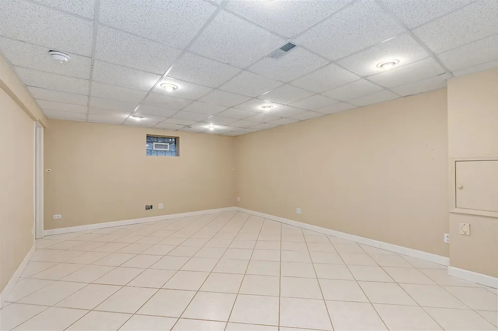 1133 North Thatcher Lane Addison IL 60101