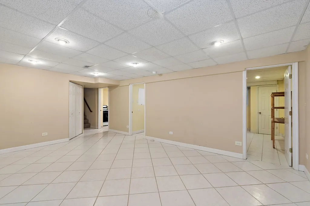 1133 North Thatcher Lane Addison IL 60101