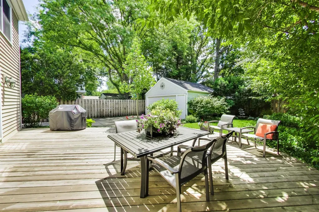 2241 Greenwood Avenue Wilmette IL 60091