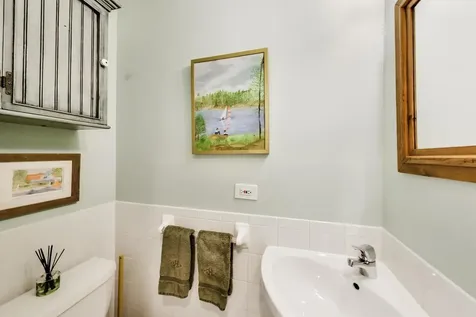 2241 Greenwood Avenue Wilmette IL 60091