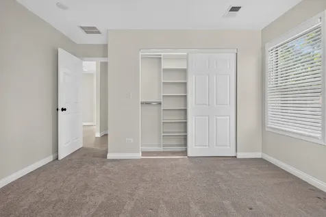 1645 Webster Lane Des Plaines IL 60018