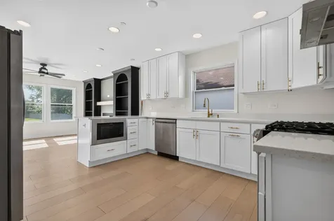 1645 Webster Lane Des Plaines IL 60018