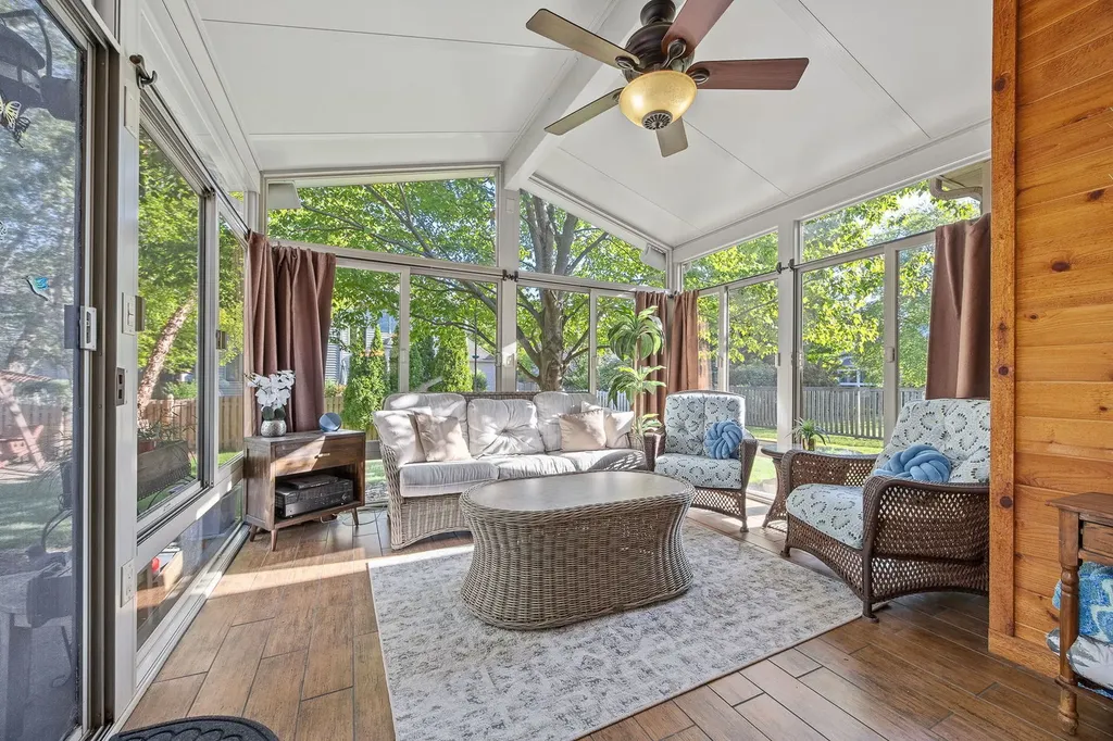 2816 Cordgrass Road Naperville IL 60564