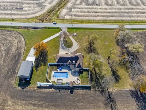 10739 East 3200 North Road Blackstone IL 61313