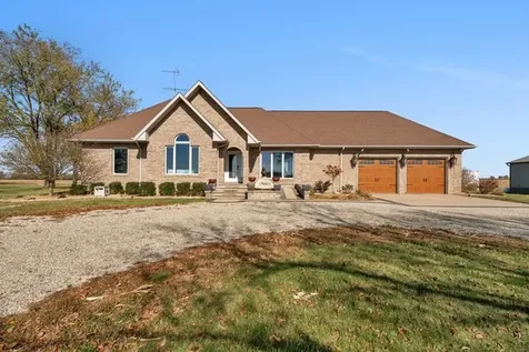 10739 East 3200 North Road Blackstone IL 61313
