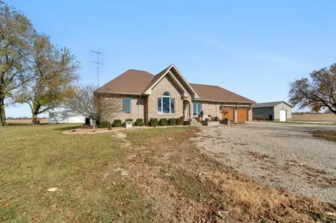 10739 East 3200 North Road Blackstone IL 61313
