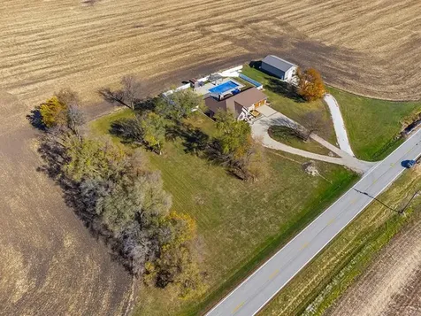 10739 East 3200 North Road Blackstone IL 61313