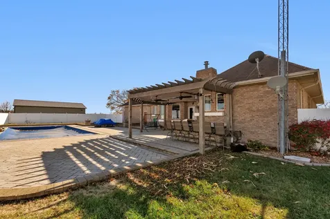 10739 East 3200 North Road Blackstone IL 61313