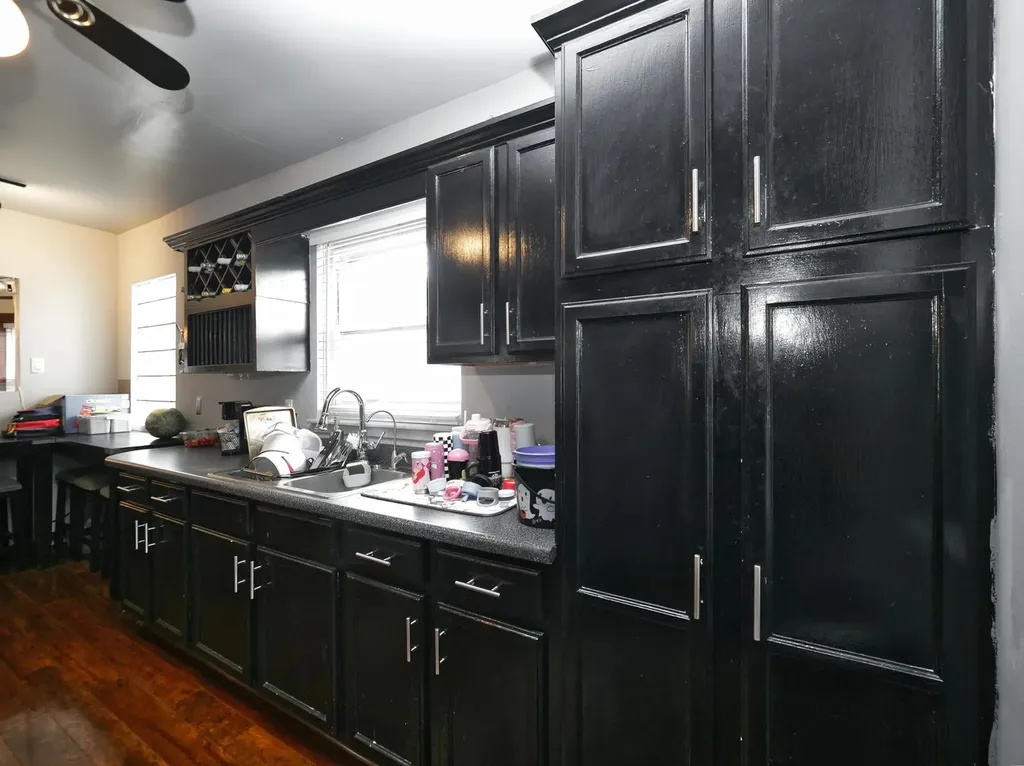 8126 South Chappel Avenue Chicago IL 60617