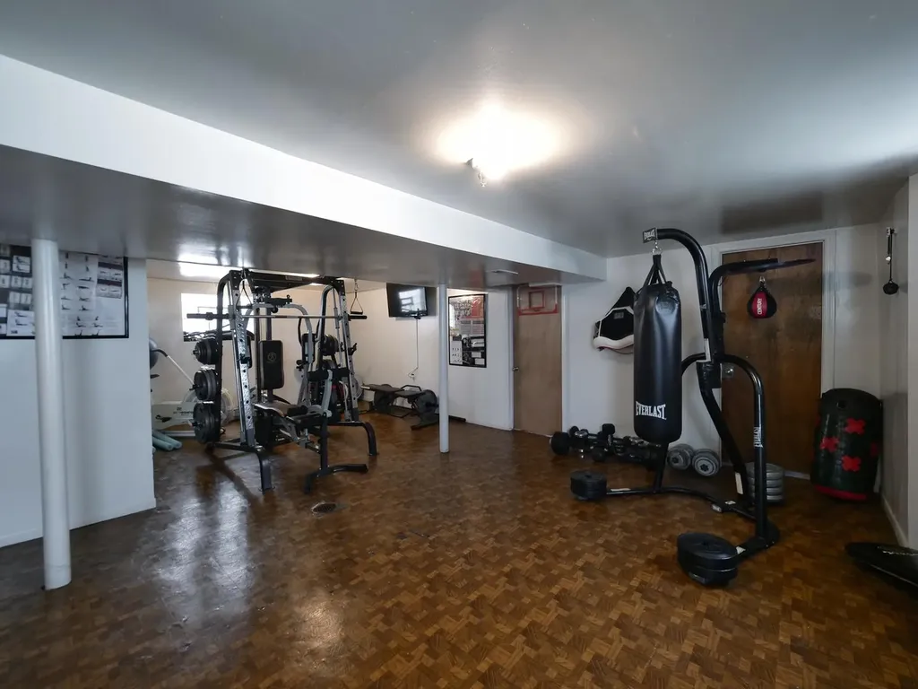 8126 South Chappel Avenue Chicago IL 60617