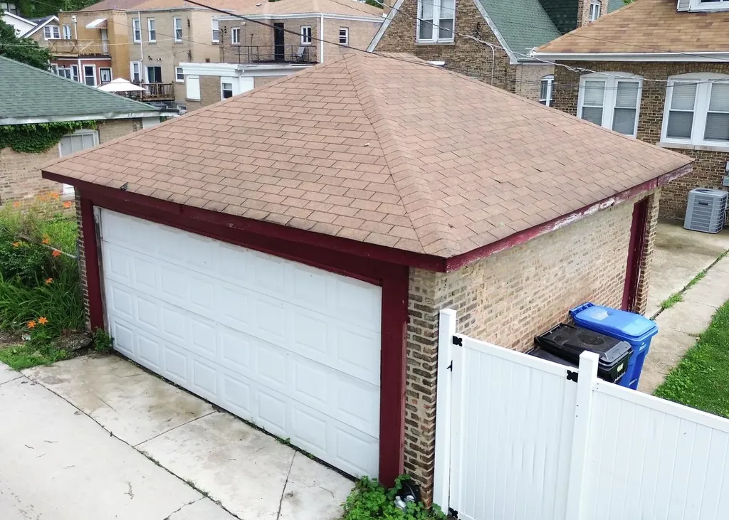 8126 South Chappel Avenue Chicago IL 60617