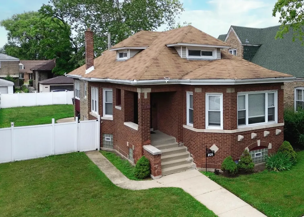 8126 South Chappel Avenue Chicago IL 60617