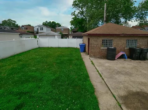 8126 South Chappel Avenue Chicago IL 60617