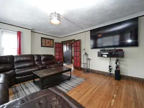 8126 South Chappel Avenue Chicago IL 60617