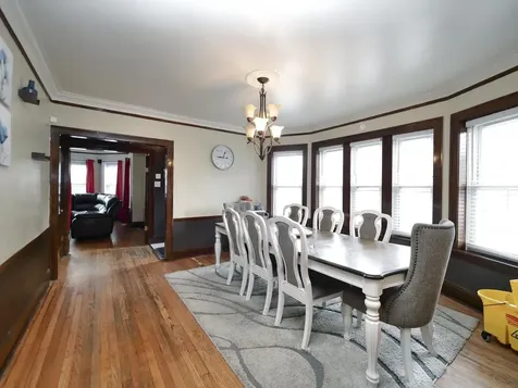 8126 South Chappel Avenue Chicago IL 60617