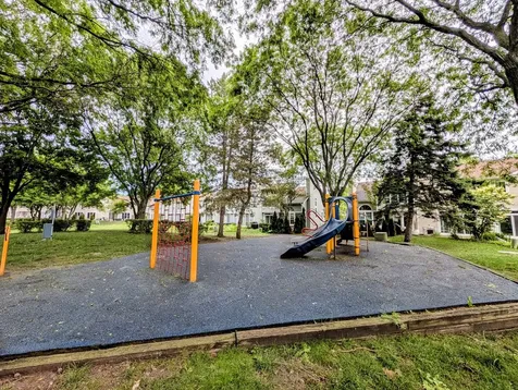1339 Cranbrook Court Schaumburg IL 60193