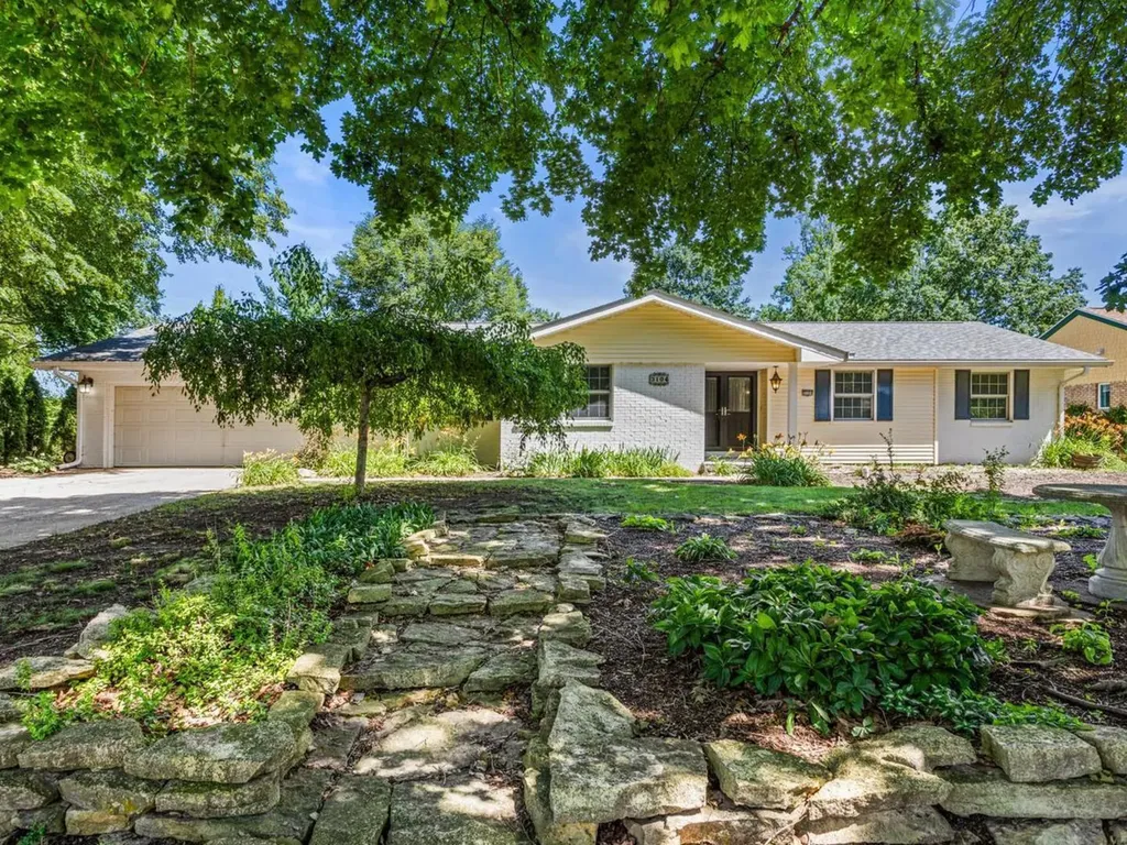 3104 Valley Brook Drive Champaign IL 61822