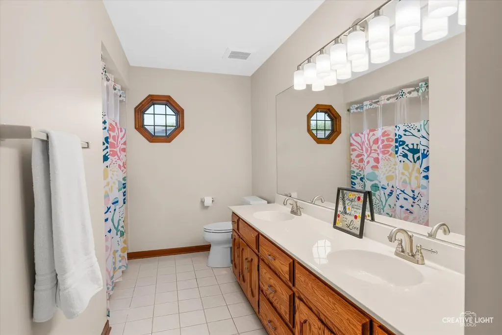 2542 Whiteway Court Aurora IL 60504