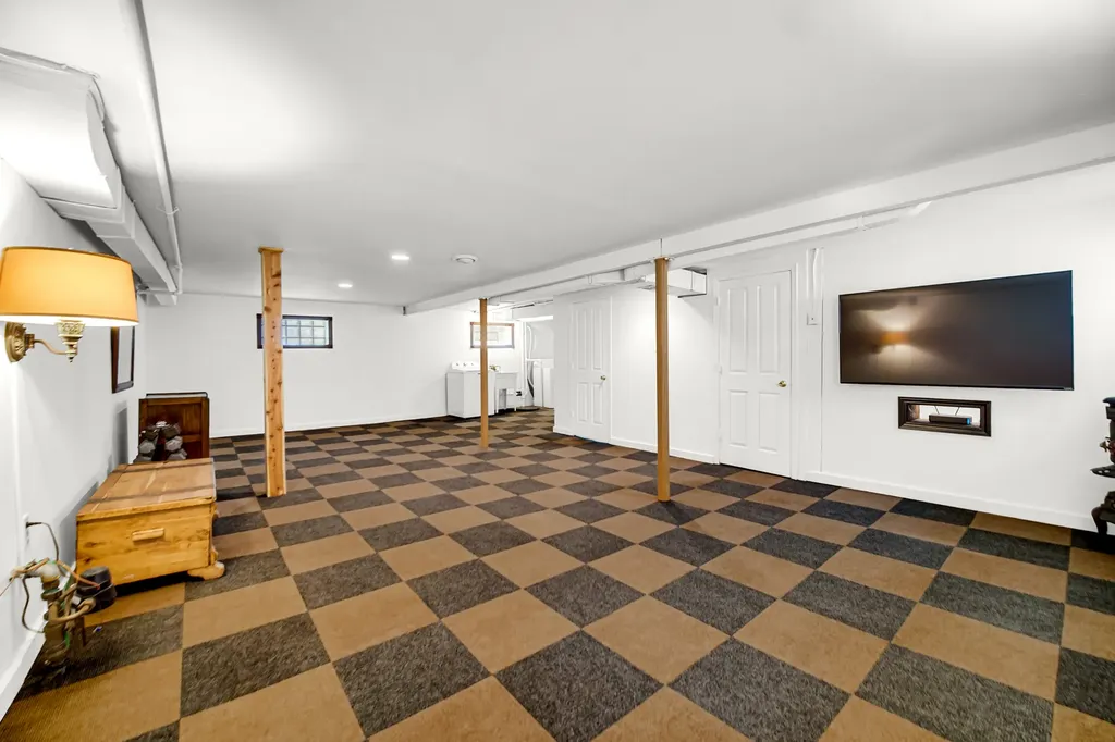 13044 South Muskegon Avenue Chicago IL 60633