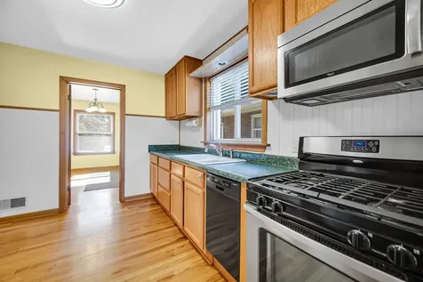 13044 South Muskegon Avenue Chicago IL 60633
