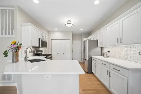 294 Larsdotter Lane Geneva IL 60134