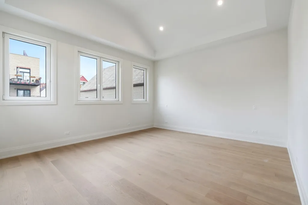 1442 West Fletcher Street Chicago IL 60657